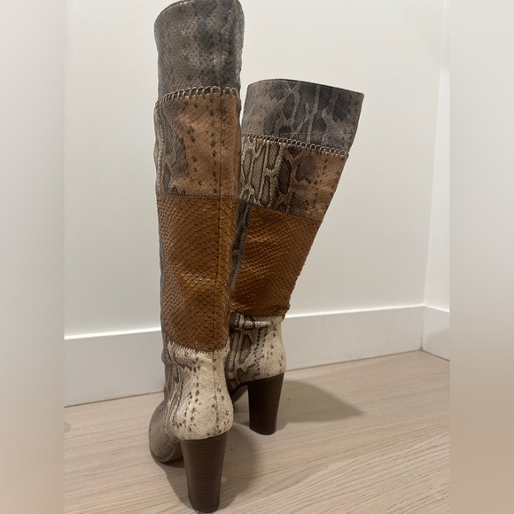 Coach | Trudie PRT Python Olive Brown
Natural Snakeskin Boot Size: 8B - Picture 2 of 7